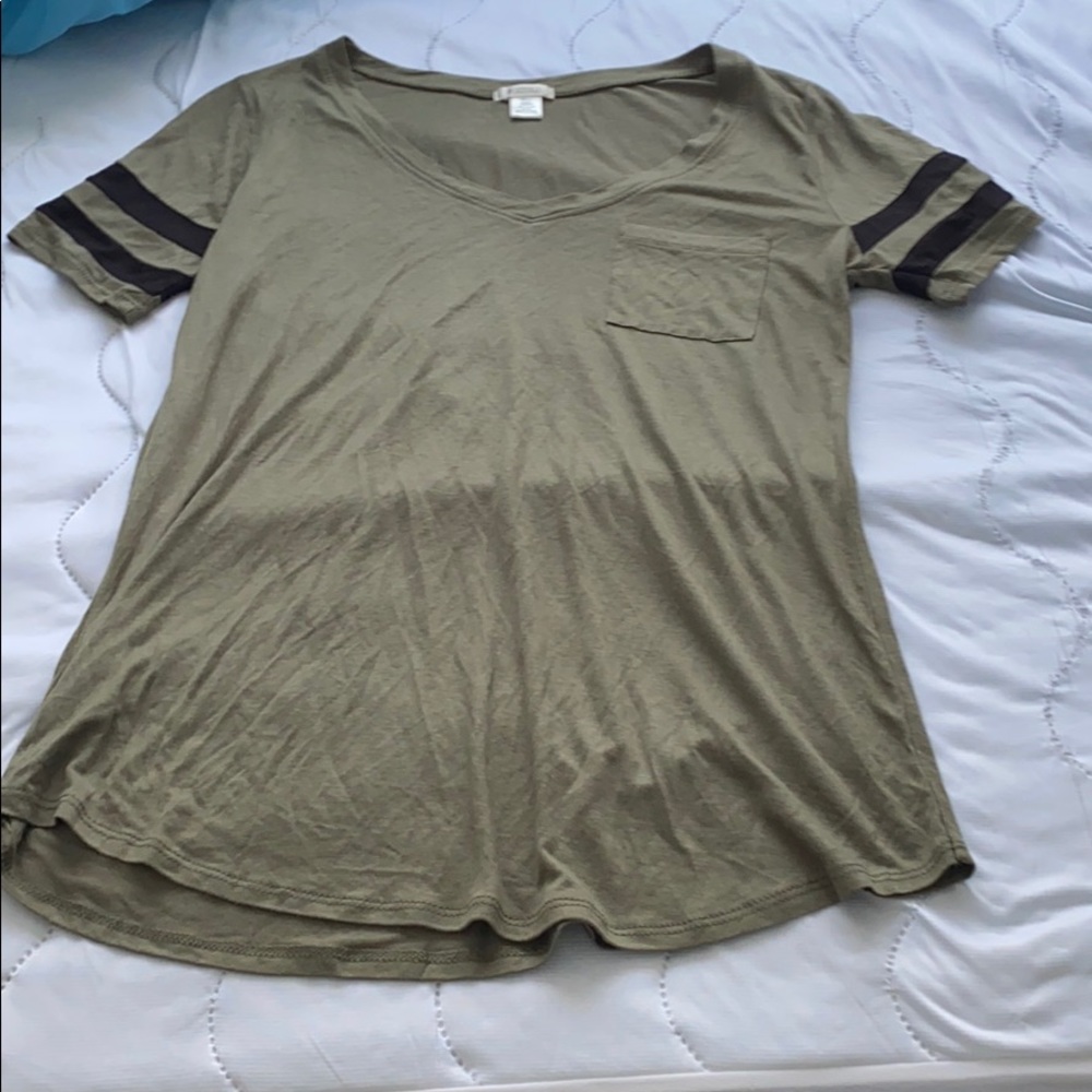 Green t shirt